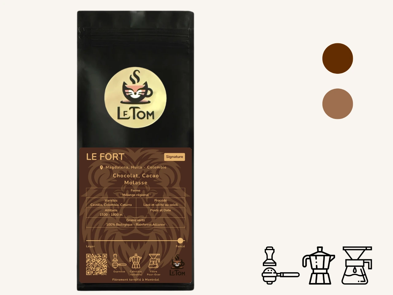 Café signature Le Tom Café Le Fort dans un emballage noir avec étiquette brun foncé mettant en évidence l'origine colombienne de Magdalena, Huila. L'étiquette détaille des notes de saveur de chocolat, cacao et mélasse. Mélange régional produit en utilisant les variétés Castillo et Colombia Caturra avec méthode de traitement lavé et séché au soleil. Cultivé à 1500-1800m d'altitude avec certifications 100% biologique et Rainforest Alliance. Torréfaction foncée, recommandé pour espresso, cafetière moka et filtration.